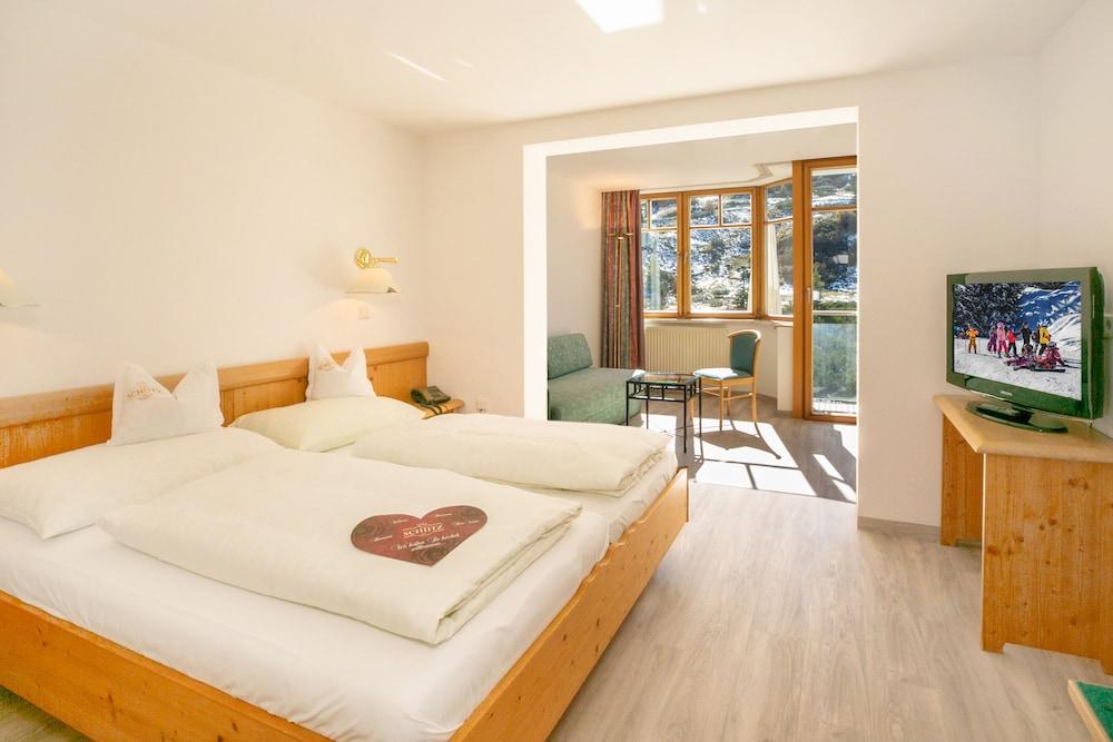Schuetz Hotel Обертауерн Екстериор снимка