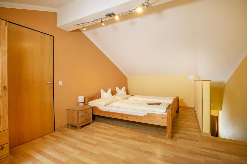 Schuetz Hotel Обертауерн Екстериор снимка