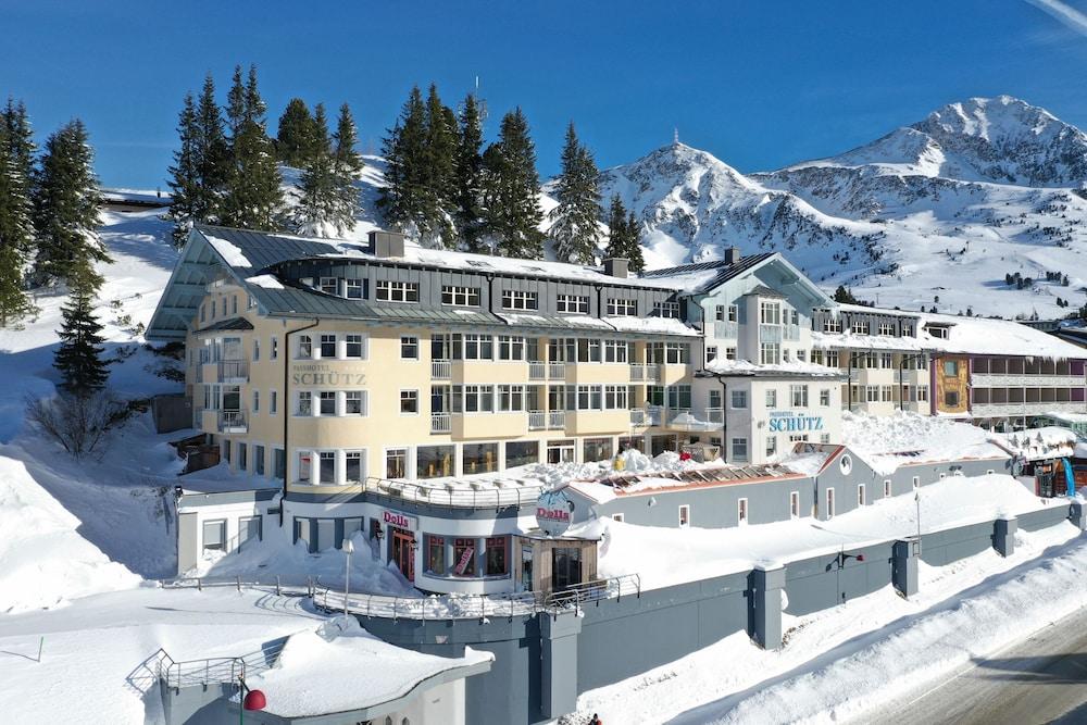 Schuetz Hotel Обертауерн Екстериор снимка