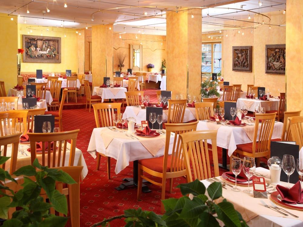 Schuetz Hotel Обертауерн Екстериор снимка