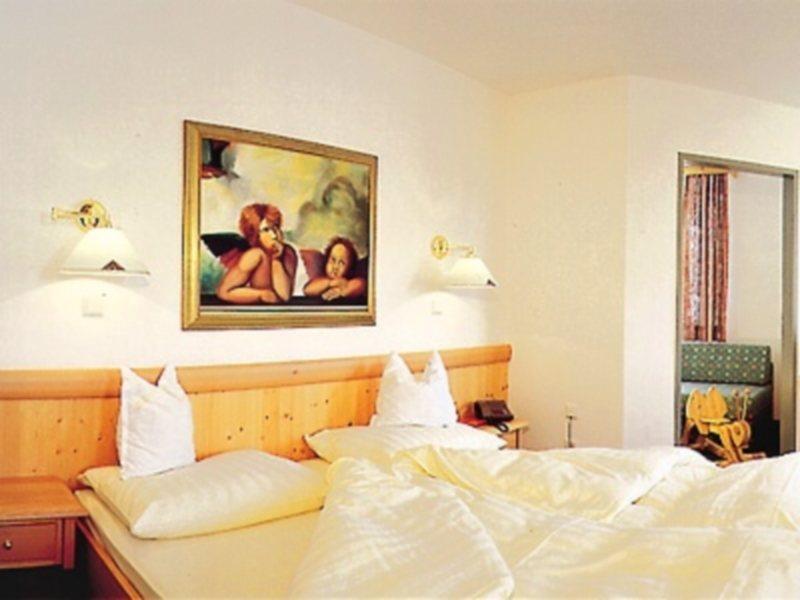 Schuetz Hotel Обертауерн Екстериор снимка