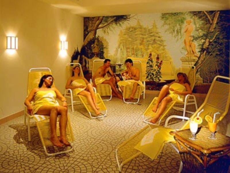 Schuetz Hotel Обертауерн Екстериор снимка